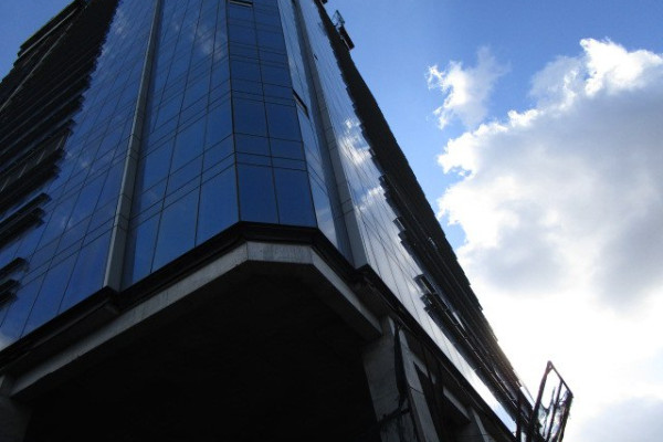 Продаж незавершеного будівництва багатофункціонального центру в м. Києві 